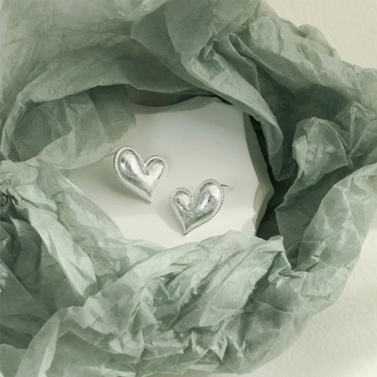 Heart Earrings By Yonandole
#silver #sterling #sterlingsilver #silverjewelry #jewelry #jewellery #handmade #handmadejewelry #giftideas #gift #birthdaygift #jewelrylovers #heartofsilver #heart #love #earrings #yon_and_ole