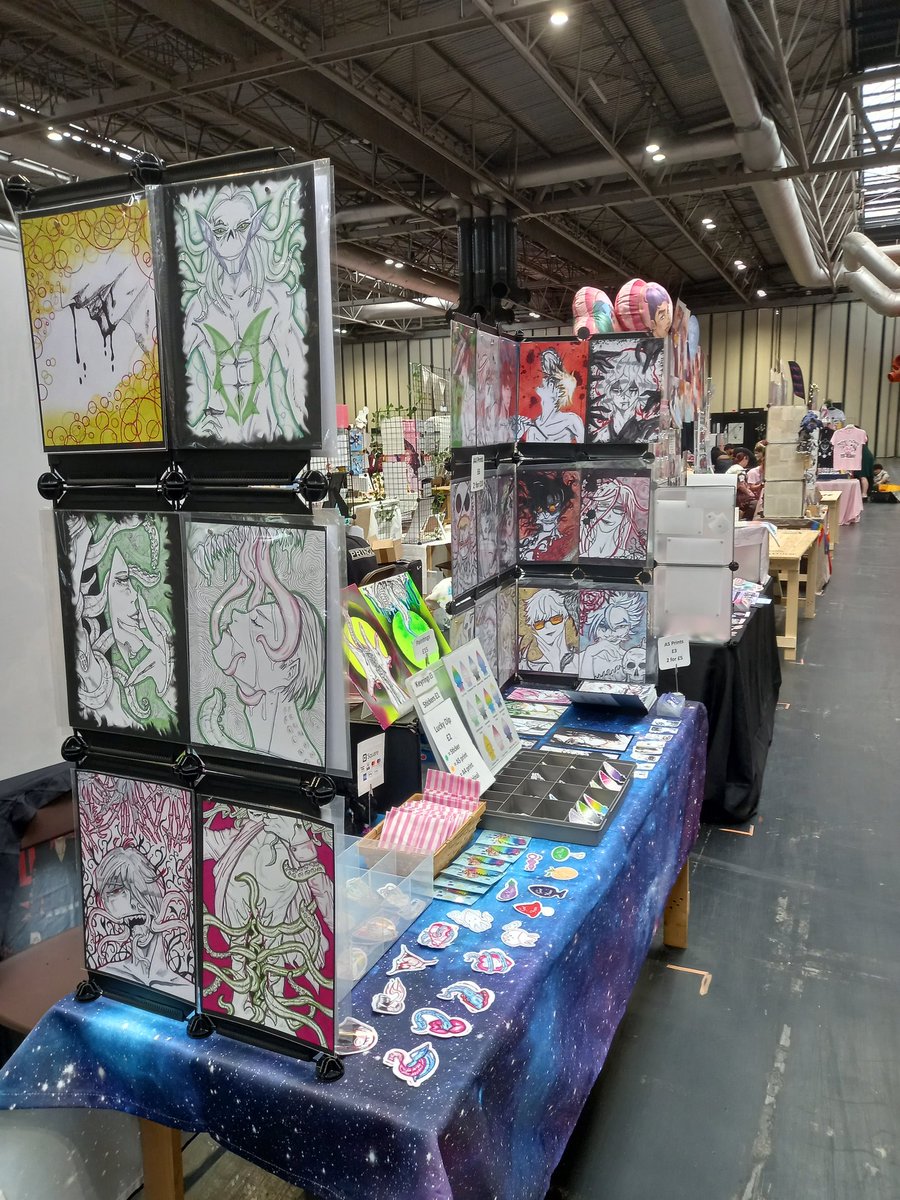 All set up and ready to sell at @animecon_uk 

#animefan #anime #animeconuk #animecon #AnimeArt #animeuk #manga #mangaart #animeconvention #otaku #weeabo #fujoshi