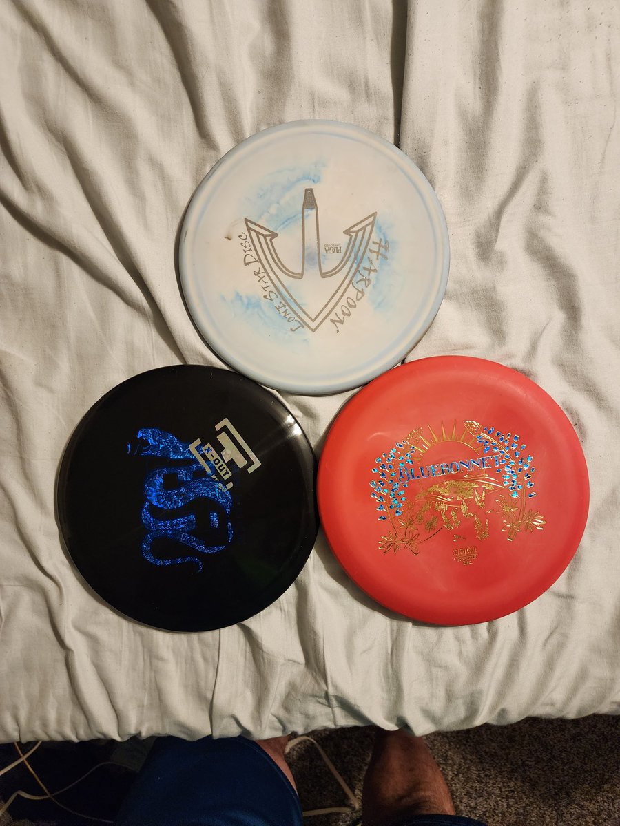WennesJosh's tweet photo. Definitely a fun time. Got to dial in some new @LoneStarDisc and @HooliganDiscs plastic.
Bluebonnet is helping me dial in the putting, Harpoon is just a sick midrange and my new Rope proto is feeling money.
#teamlonestar #teamlsd #lonestardiscs https://t.co/YLP6ET04nV
