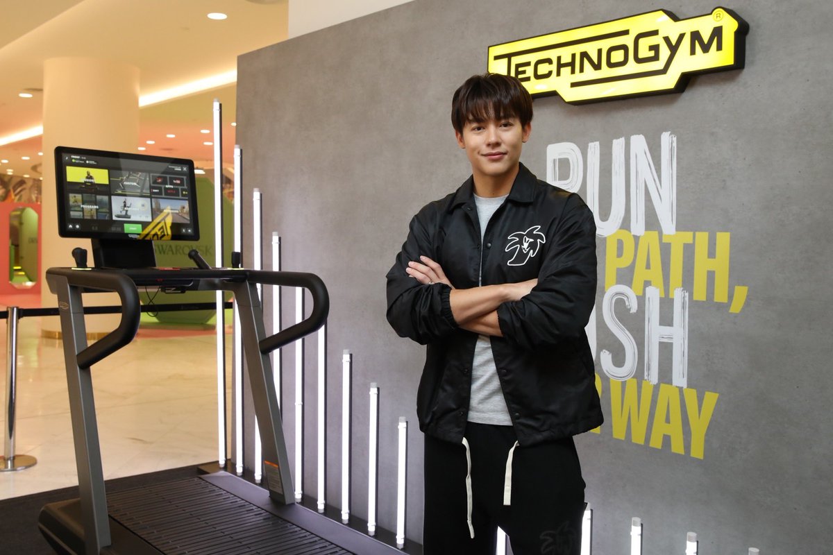 Hello98_th's tweet photo. Technogym ชวน “หมาก-ปริญ”
เปิดตัว “Technogym Run” นวัตกรรมลู่วิ่งไฟฟ้า
ตอบสนองการออกกำลังกายที่หลากหลาย
https://t.co/te5RPjlk0v
#Technogym #Technogymrun #หมากปริญ #mark_prin https://t.co/Bgt3WhIc87