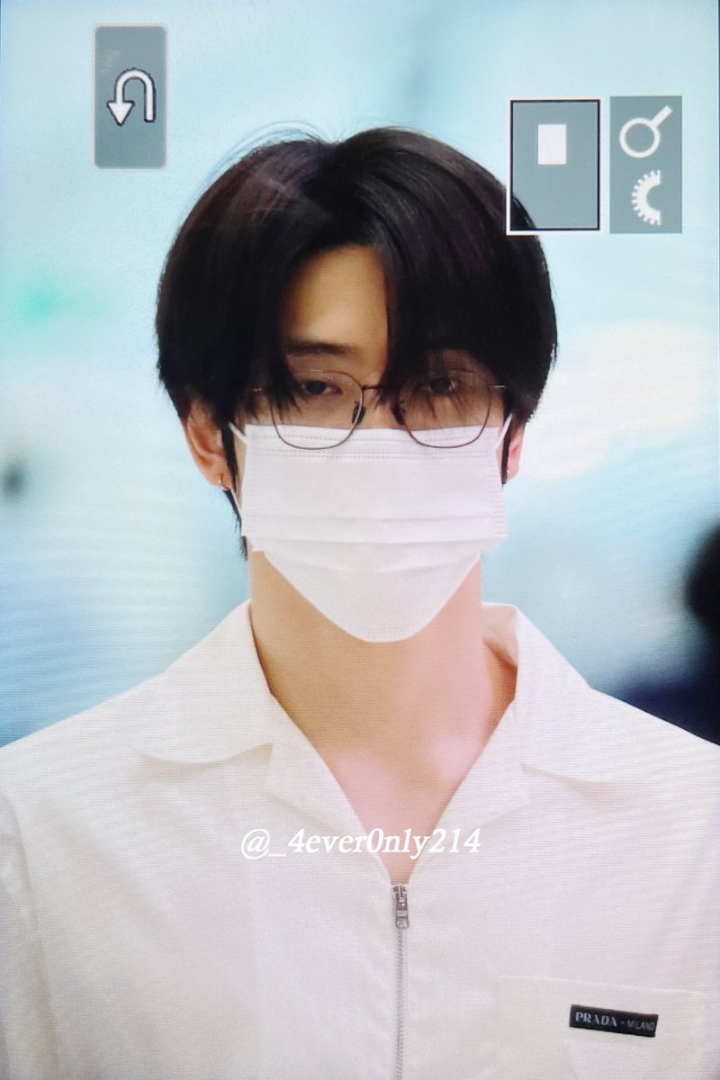 jaehyun in specs 🤍