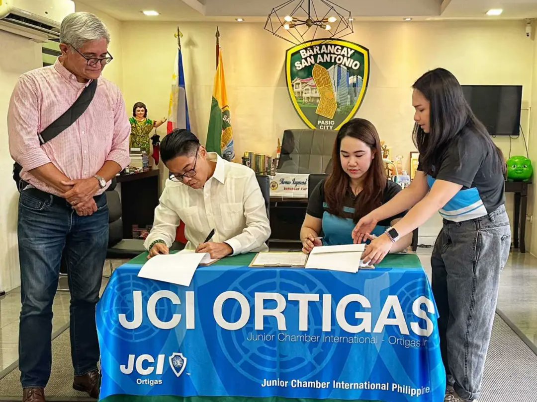 bsapasig's tweet photo. Earlier this week, Kap. Thomas Raymond Lising & Ms. Kara Suarez renewed the partnership between @bsapasig & JCI Ortigas. ποΈ We continue to forge ties with the CSO to carry out disaster preparedness efforts & community initiatives. β
#BSAxJCIO #BSACollabs #TuloyAngSerbisyoBSA https://t.co/EGbpm96I7y