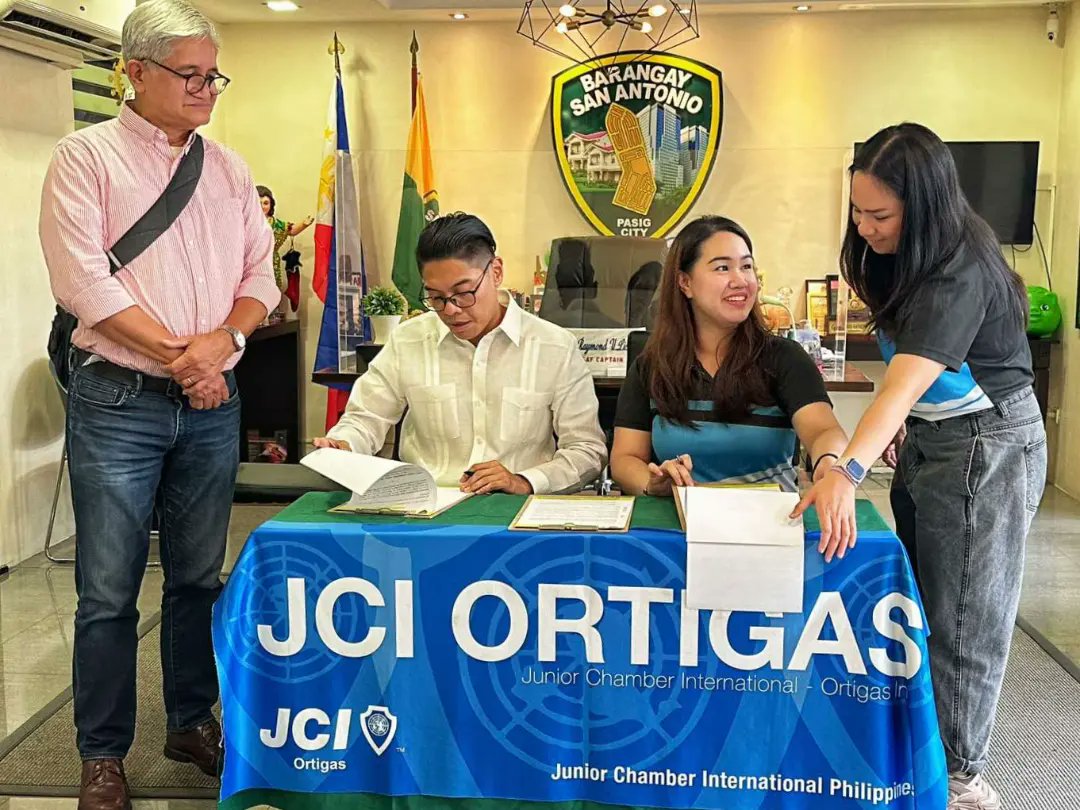 bsapasig's tweet photo. Earlier this week, Kap. Thomas Raymond Lising & Ms. Kara Suarez renewed the partnership between @bsapasig & JCI Ortigas. ποΈ We continue to forge ties with the CSO to carry out disaster preparedness efforts & community initiatives. β
#BSAxJCIO #BSACollabs #TuloyAngSerbisyoBSA https://t.co/EGbpm96I7y