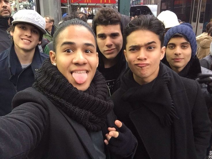 cnco 🫂 (@cncofilmss) on Twitter photo 2023-06-17 04:30:23