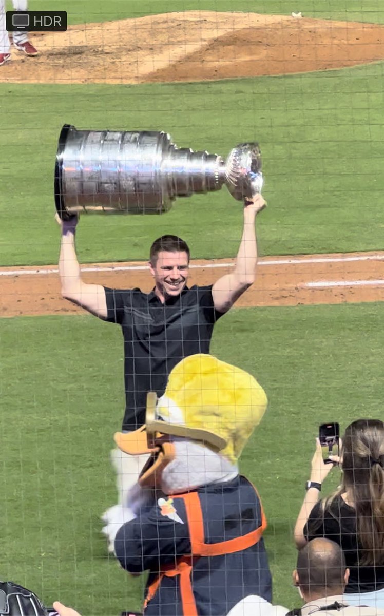 J_Klein_'s tweet photo. The @StanleyCup makes an appearance at the @AviatorsLV game! #vegasborn https://t.co/H0C4aPLjUS