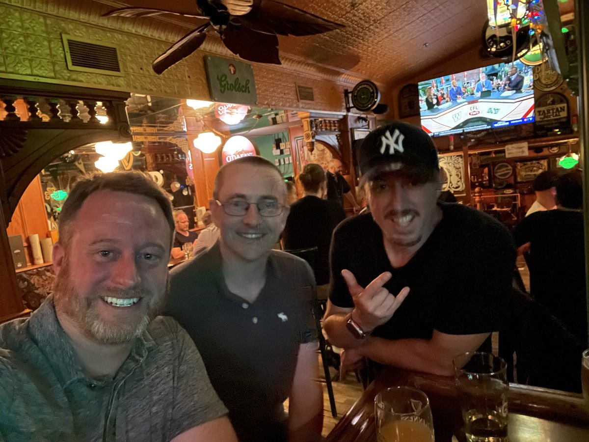 The three podkateers in person for the first time!  Just don’t ask the hour.  <a href="/RobJVale/">Rob@F1DirtySide</a> <a href="/harris79/">Paul Harris</a> <a href="/briansaperstein/">sap @f1dirtyside</a>. #CanadianGP #F1