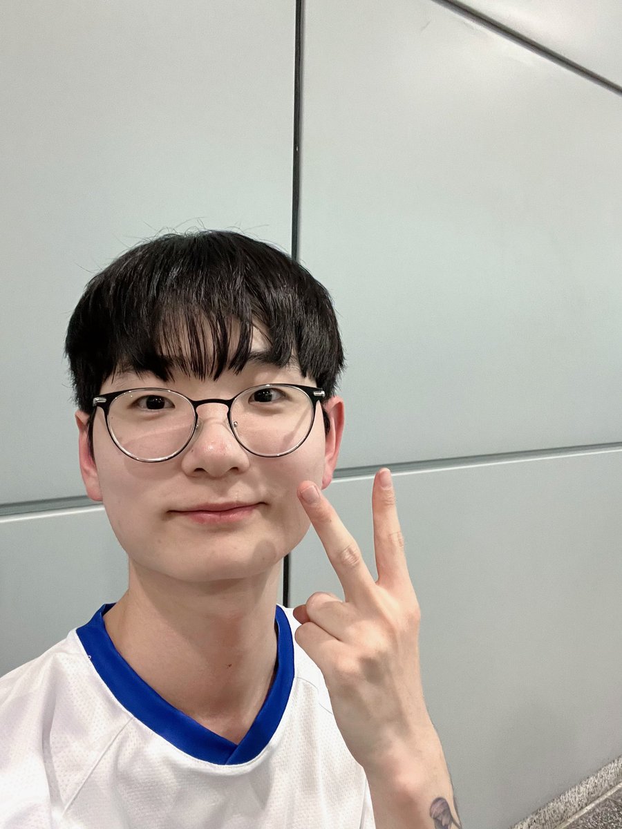 단 tweet media