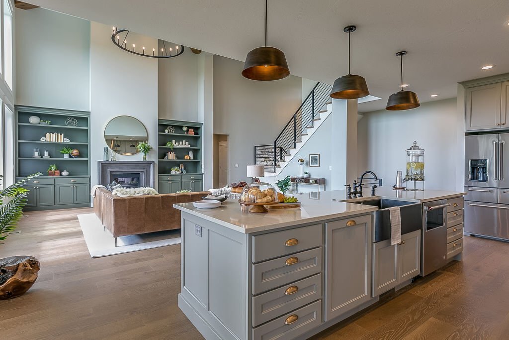 sarahbaynescom's tweet photo. Make the most of your kitchen island by decorating it strategically! From storage to seating, discover how to decorate your kitchen island to maximize space. #homedecor #kitchenisland #smallspaces #kitchendecor 

View more: https://t.co/muuSstH8fx https://t.co/2vCikLq0XQ