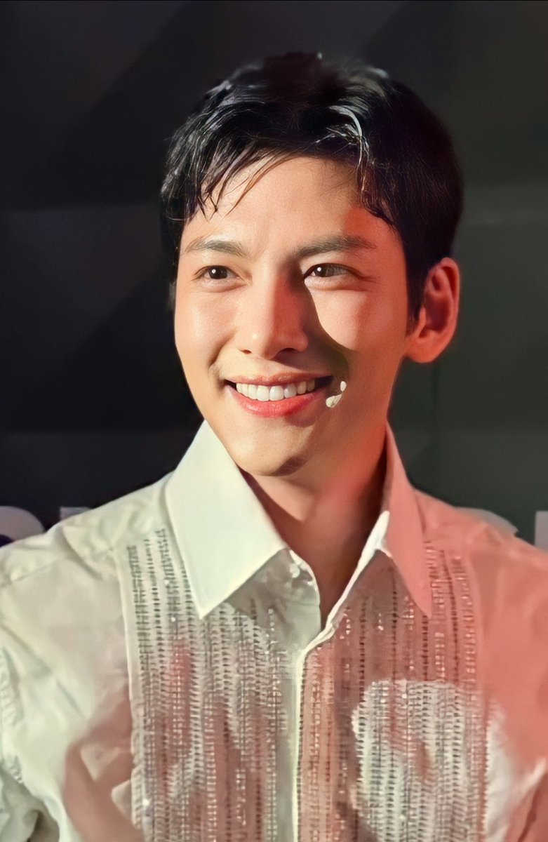 Oh, that smile... my healthy dose of SUNSHINE🌞🌤🌻☀️🥰
Have a sparkling weekend Jifam🫰
#JiChangWook
#THEKARLLAGERFELD
