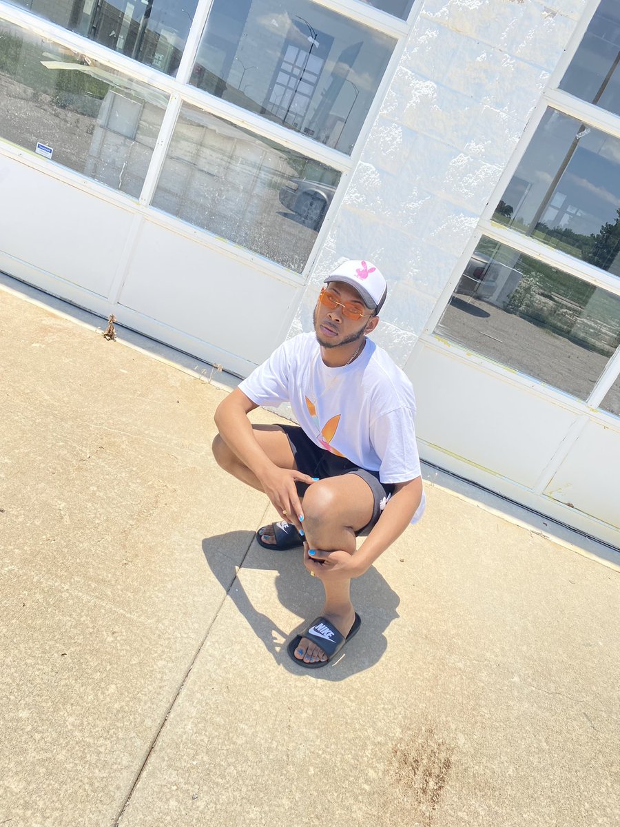 ItsFunnyMan_'s tweet photo. 𝙿𝚕𝚊𝚢𝚋𝚘𝚢 𝙹𝚞𝚗𝚎 𝟸𝟹’🐇
#playboy #summer https://t.co/gAYKQ2r3no