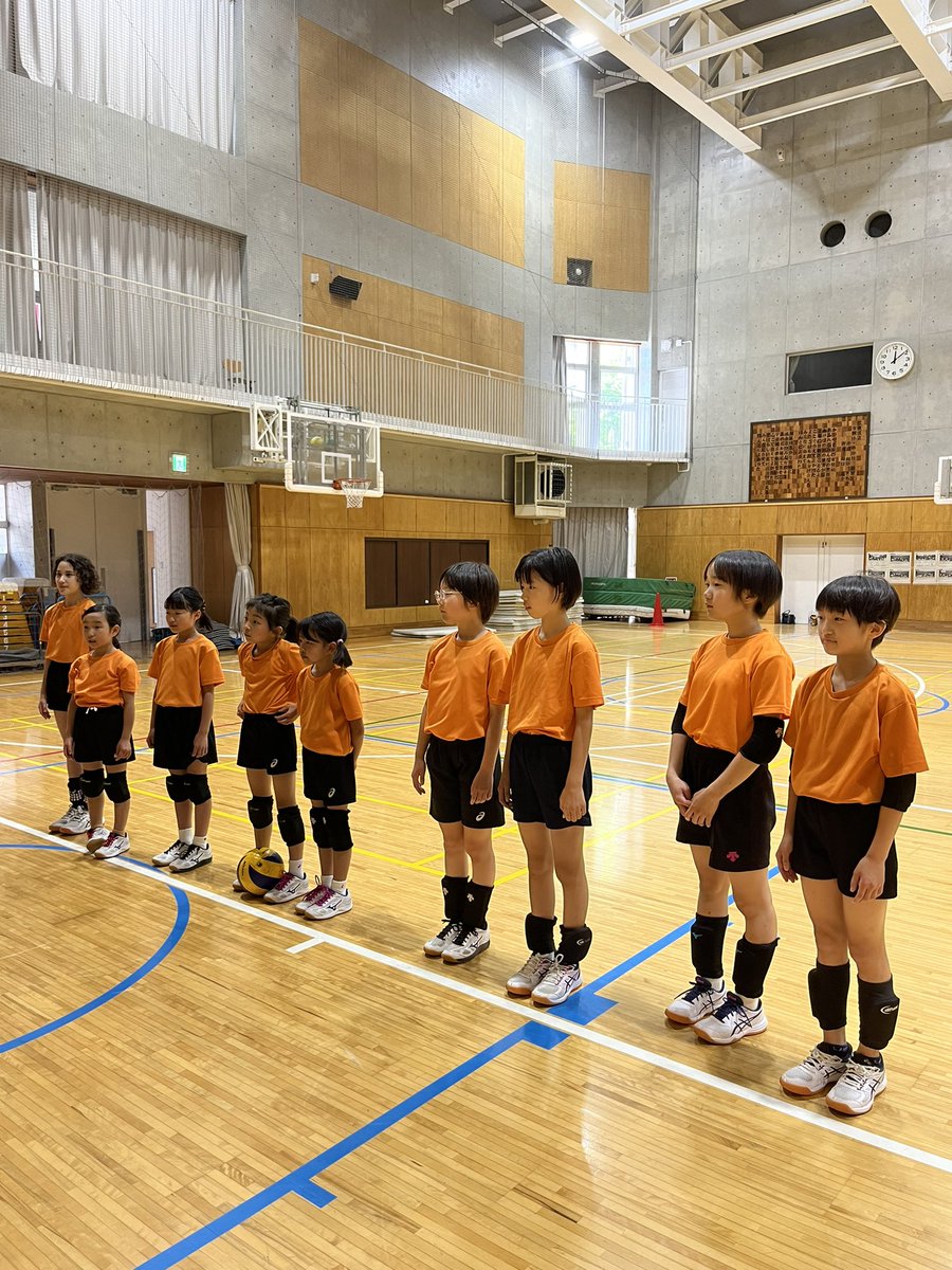 dolphins_valley's tweet photo. 12時～18時で練習中🏐
今日は授業参観等で少なめスタート https://t.co/X8BlbLeQJe