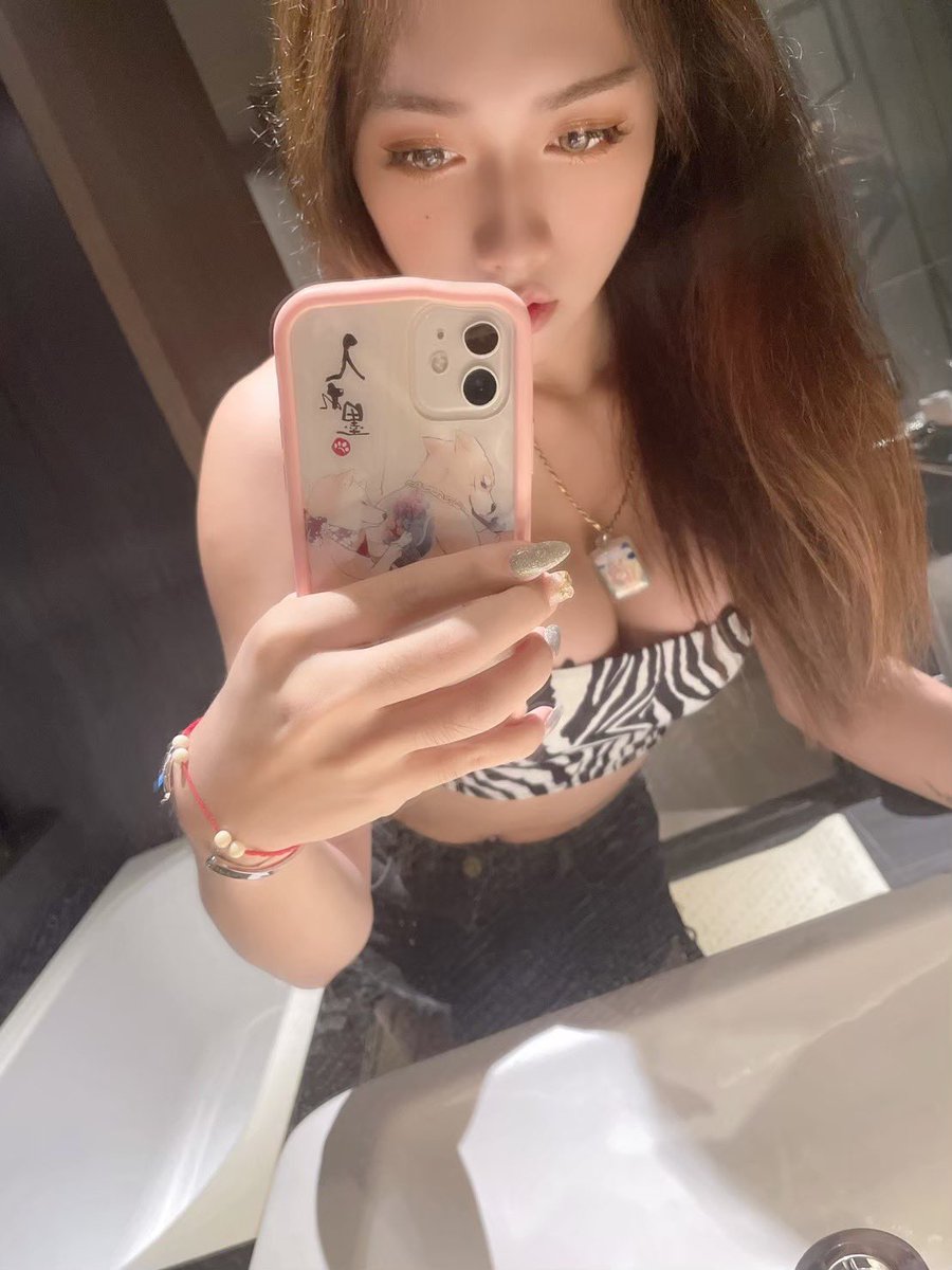 BabyCoco5678449's tweet photo. 之前的帳號不見了只好在辦一個���️
哥哥們趕快追我吧🤭❤️❤️ https://t.co/oNQYJuXjuh