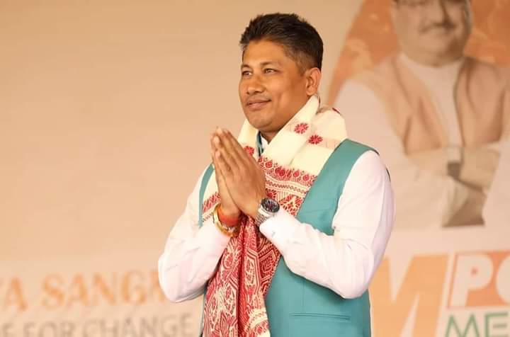 SamarHazarika5's tweet photo. অসমৰ জনপ্ৰিয় নেতা তথা অসম চৰকাৰৰ অন্যতম শক্তিশালী মন্ত্ৰী, আমাৰ সকলোৰে আদৰৰ মাননীয় শ্ৰীযুত পীযুষ হাজৰীকা দাদালৈ আজিৰ এই বিশেষ পবিত্র ওপজা দিনটোত আন্তৰিক শুভেচ্ছা জ্ঞাপন কৰিলোঁ। 🙏 
মা কামাখ্যাই আপোনাক সদায় আশীৰ্বাদ কৰক তাৰেই কামনা কৰিলোঁ
@Pijush_hazarika
@BJYM4Udalguri https://t.co/eWjL7uzrW5