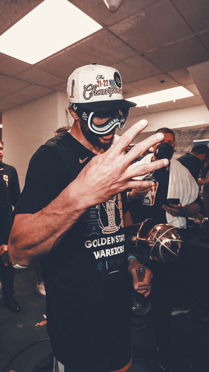 warriorsworld's tweet photo. One Year Ago 🏆🏆🏆🏆 https://t.co/cSiNubghq6