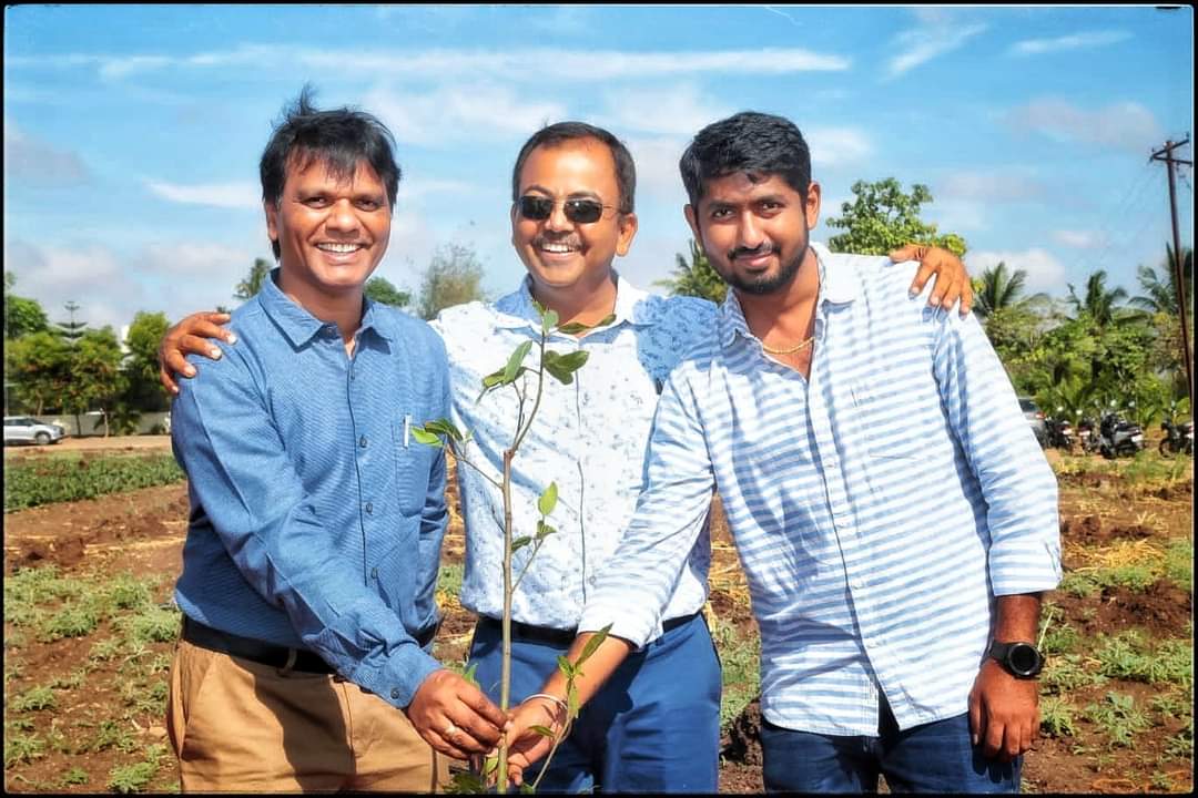 திருப்பூரை பசுமையாக மாற்றி வரும் பசுமை நாயகன், இயற்கை ஆர்வலர், எங்கள் அன்பு அண்ணன் <a href="/TRSivaram1/">Sivaram T.R</a>
அவர்களுக்கு என் இனிய பிறந்தநாள் வாழ்த்துக்கள் ❤️😀.