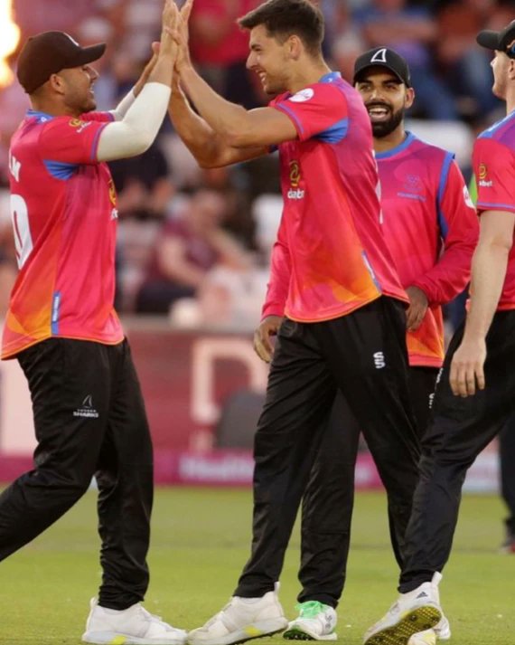 All progress takes place outside the comfort zone✨ #winningteam @76Shadabkhan

#SharkAttack #sussexsharks #shadabkhan #VitalityBlast