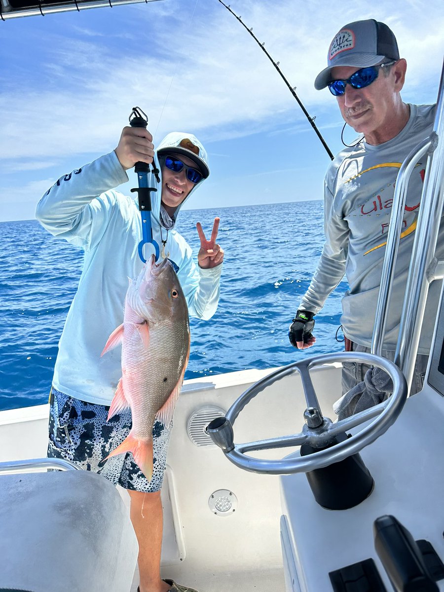connorg1119's tweet photo. The bite was hot pulling three keeper mutton snapper. beautiful conditions to be out too for once https://t.co/mO45Vneaj5