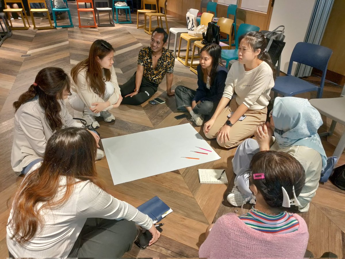 asapasia's tweet photo. Breaking into groups to discuss what Sexual and Reproductive Health and Rights should actually entail and what are the gaps that we need to bridge ?
@RRAAMalaysia
#ASAPYAI2023
#abortionrights #reprorights #SRHR https://t.co/VlYLFFuwZy