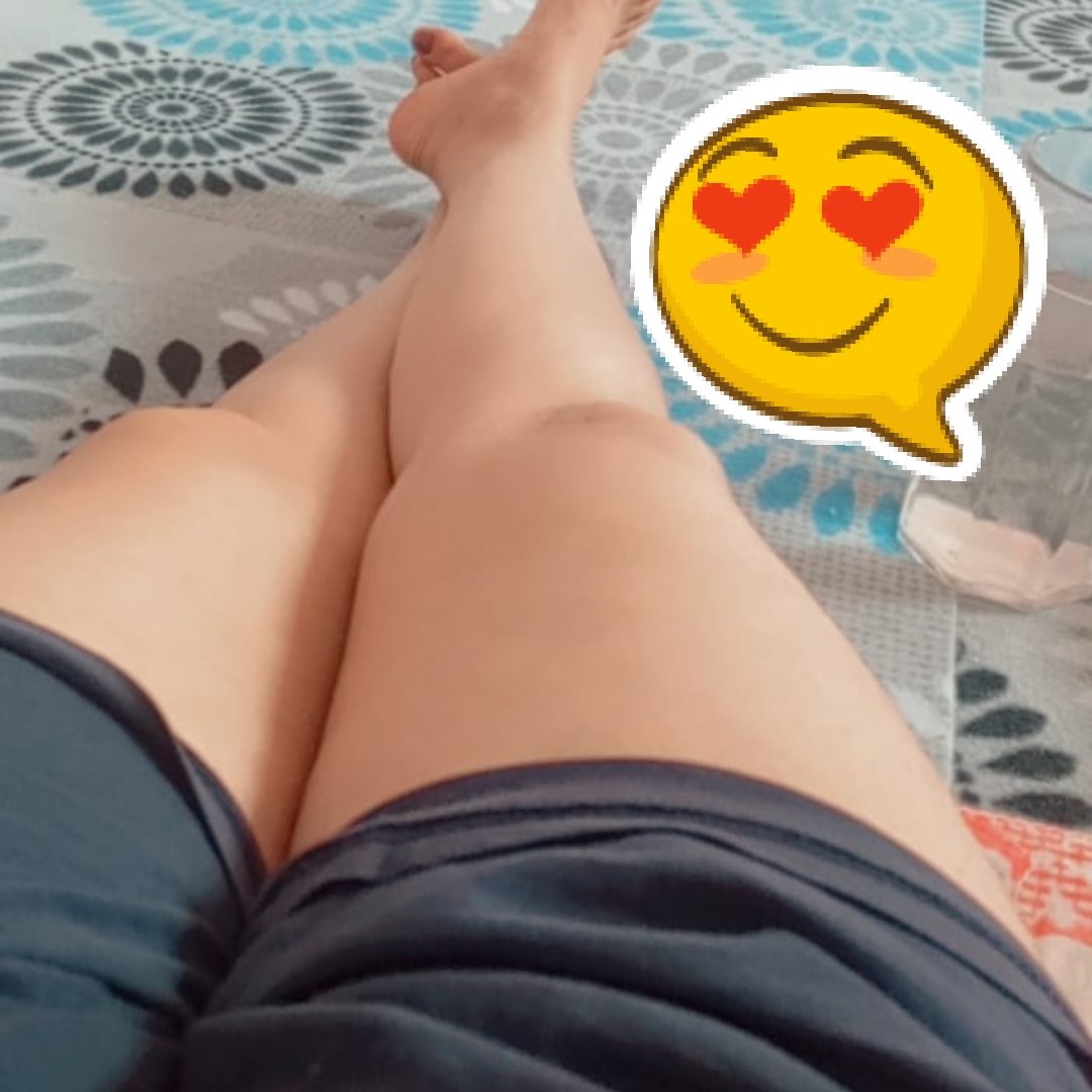 صباحوو هاي هديه صديق عزيز عليه طلب مني صورة اول ماكعد صبح ويدلل