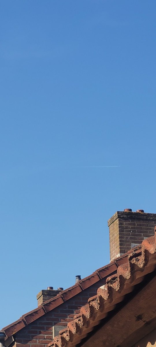 GoldeN_LemonS81's tweet image. Goeiemorge Medemens.. 
Vandaag even opletten en tellen hoeveel lange strepen we in de lucht zien. Ben net een half uurtje wakker en heb er al 4 geteld
#WheatherControl