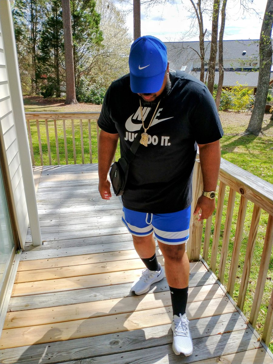 ...And on top of not knowing how to dress, y'all don't know how to shop either

See this right here? WHOLE fit came from Ross, including the shoes...

Nigga Nike down for UNDER $100 dollars, ain't no excuse!