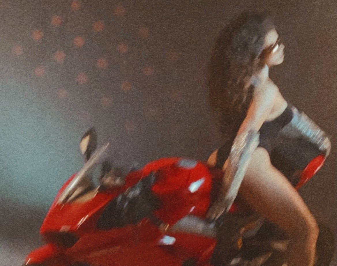 213Sahar's tweet photo. Ride with me to my explosive galaxy. 🚀👽👽👽👽👽 #Startraveler new song ! https://t.co/pznqsTzt5P