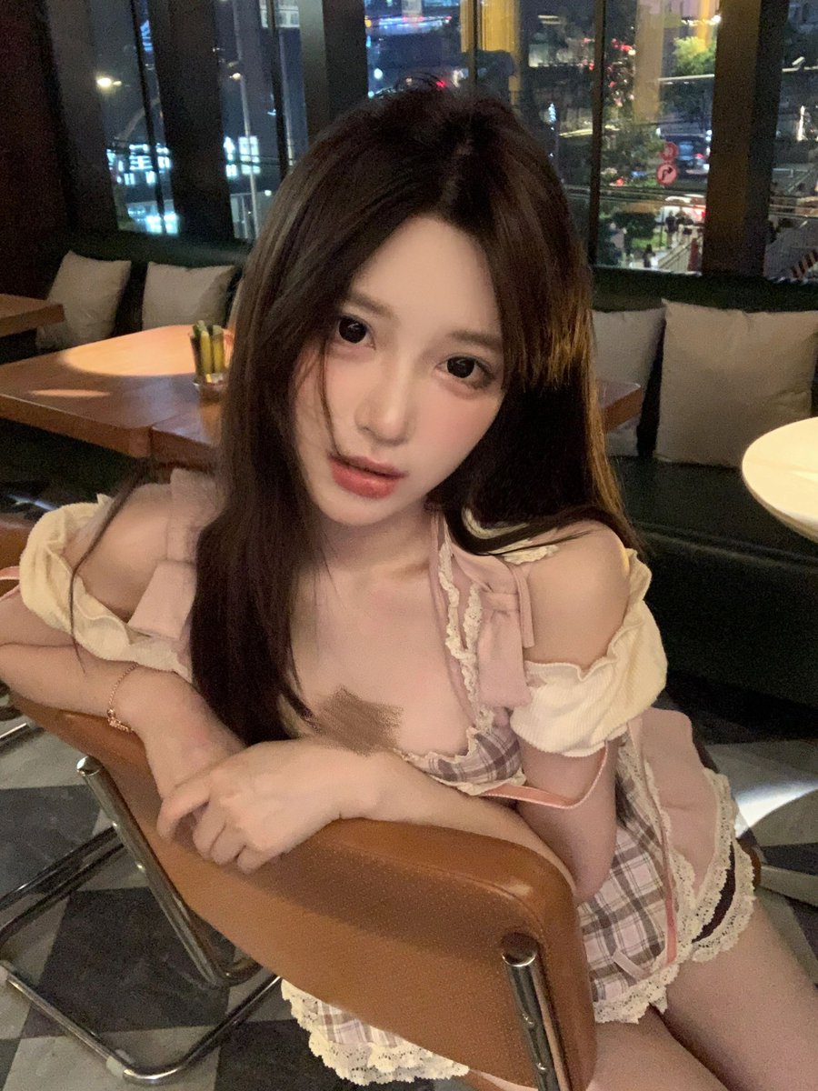 #女仆装
宝，给我点赞～ https://t.co/3WZCgoADvs