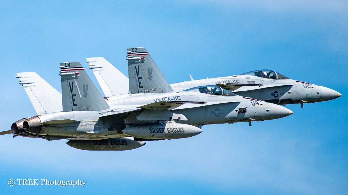 THE JOKERS 😆

#VMFA115
#SilverEagles
#FA18 
#lasthornet 
#RJTA 
#厚木基地
#PENTAX 
#pentax_da560