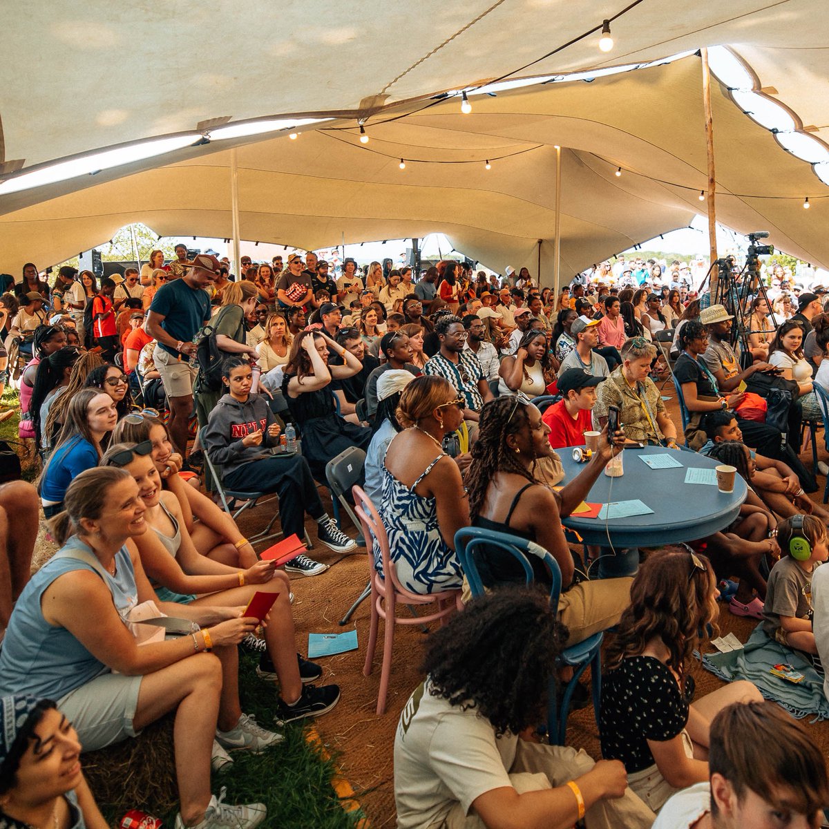 Did you see how packed the Spoken Word Tent got at Big Church?! 🤩  With so many brilliant artists, reflective and powerful poems, and words that took us into new depths of thinking... Its no wonder you couldn't keep away! 👏