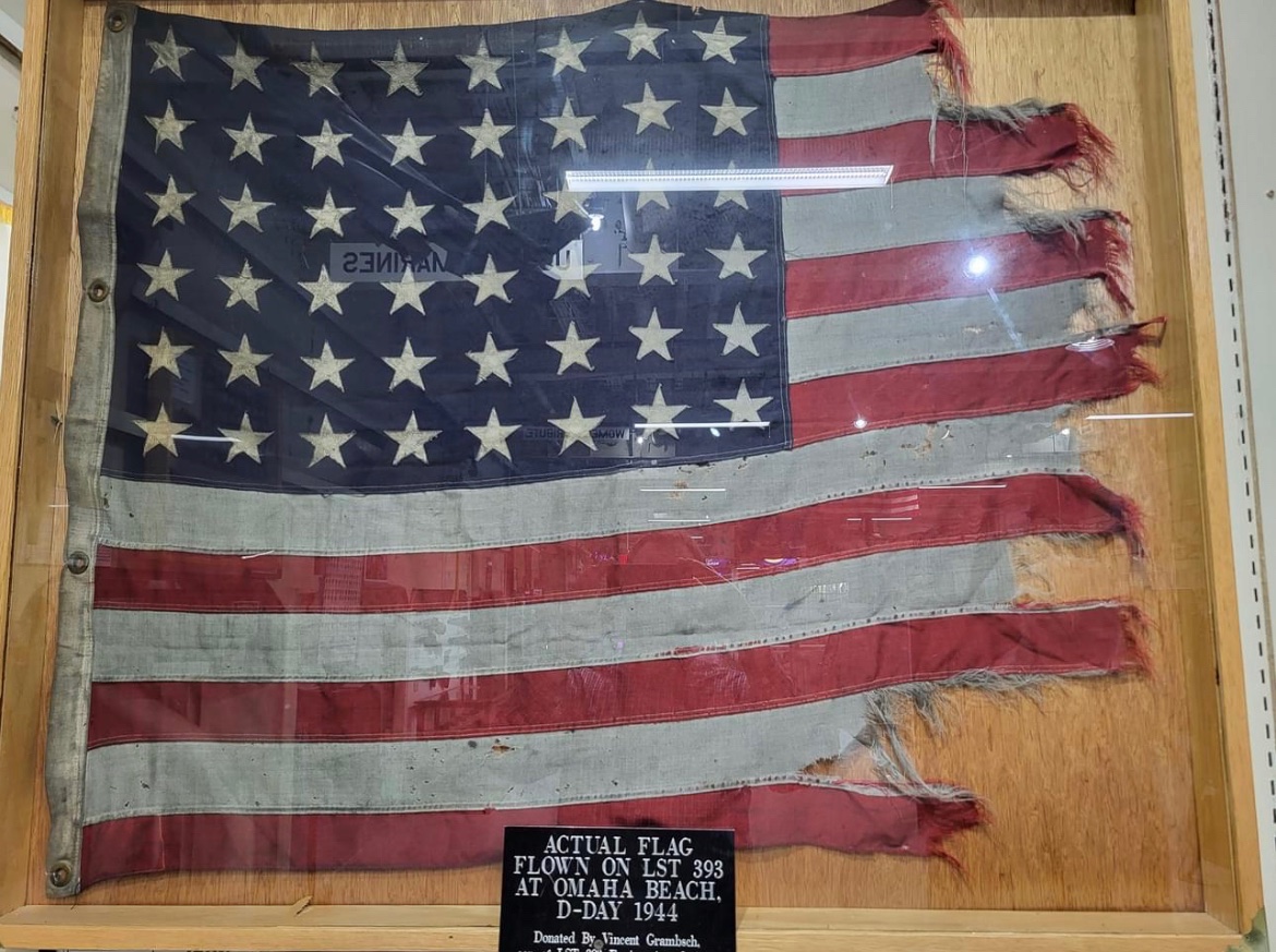 The flag that was flown on LST 393 as she dropped off Sherman tanks at Omaha Beach on D-Day. 🇺🇸

LST 393 made 30 round trips to Omaha Beach bringing equipment & supplies to France & returning with wounded soldiers and thousands of German prisoners. ⚓️