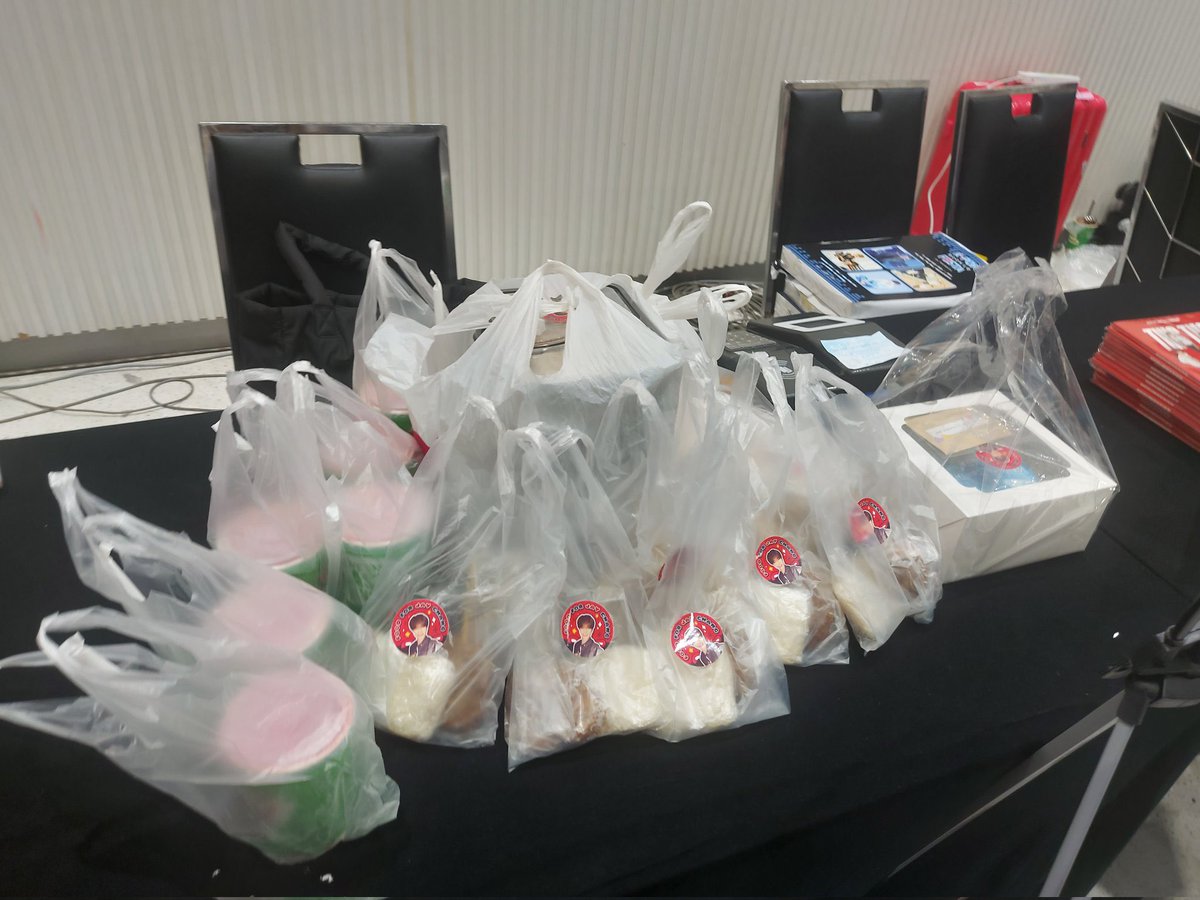 JAYSTARS_TH's tweet photo. ⭐️🎸Food support for Jay Chang . ݁☆ ˖ ⊹˚: ˎ✩ ⋰

enjoy eating<3

#KPOP_ROOKIE_FESTA_IN_BKK
#Jay_in_BKK 
#JAYCHANG #제이창 #ジェイチャン https://t.co/KFmrfekPec