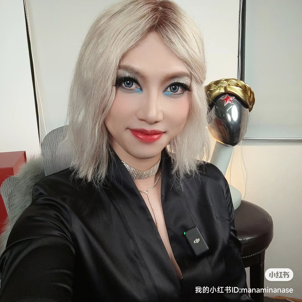 manaminanase's tweet photo. Me: what do you think is the biggest change in the makeup trend over the past decade in China?
My makeup artist: bolder?
Here goes my blue sleep 😂
.
#crossdresser #makeupguru #crossdressing #mtf https://t.co/Bn4t54vqKp