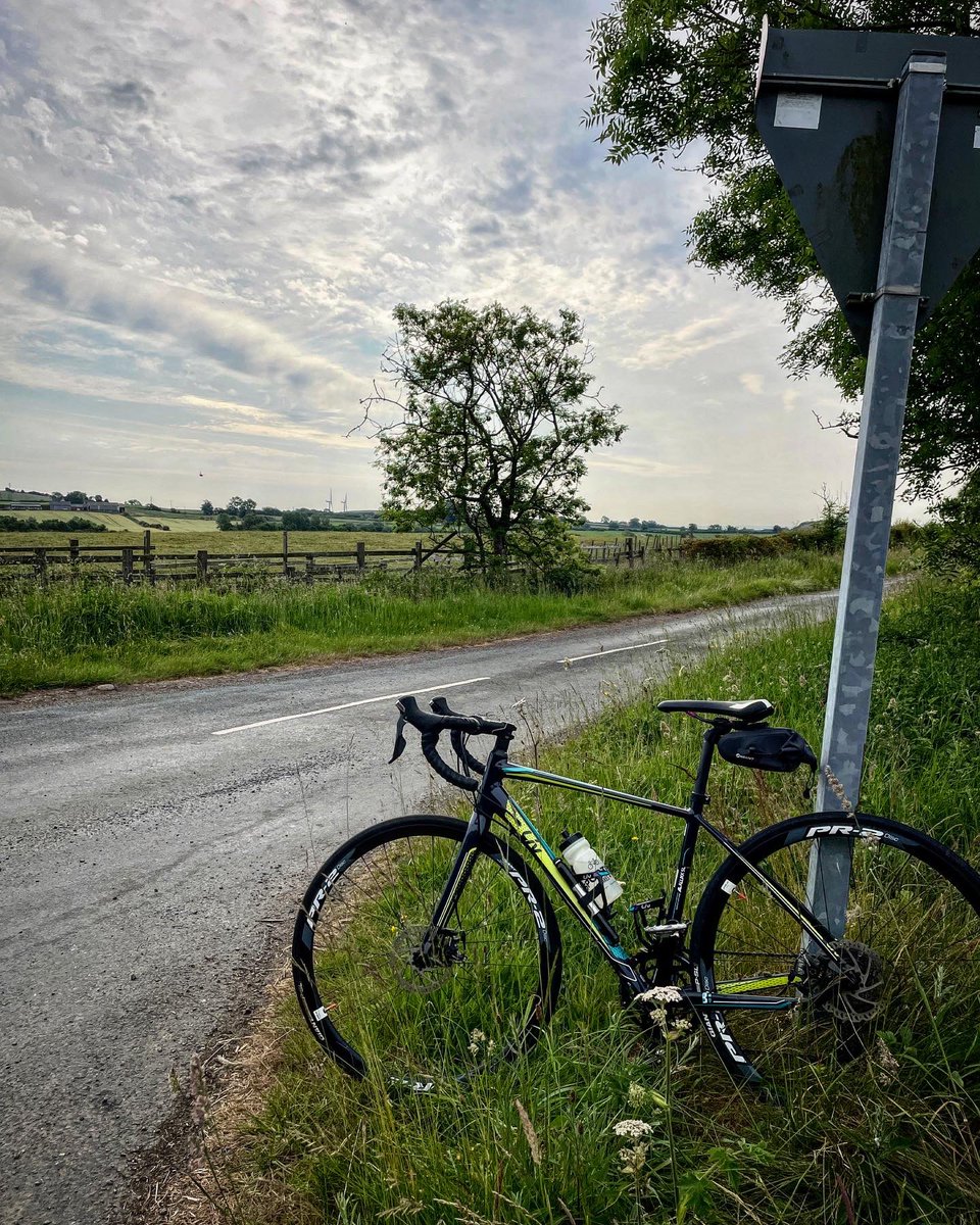 Saturday morning spin!🚴🏻‍♀️😊 #roadie #cycling #gorgeous #sunshine #motivation #wellbeing #happydays