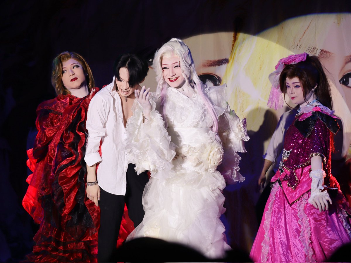mamina_mo's tweet photo. 最高にエロすぎた🫦
🎶俺に沼れ
距離感やべぇ
ひたすら発狂で写真撮ってた😳

#恋瀬川キャビア
#兜獅子丸
#市川たかひろ
#森川煌大 https://t.co/ASB31BtyN7