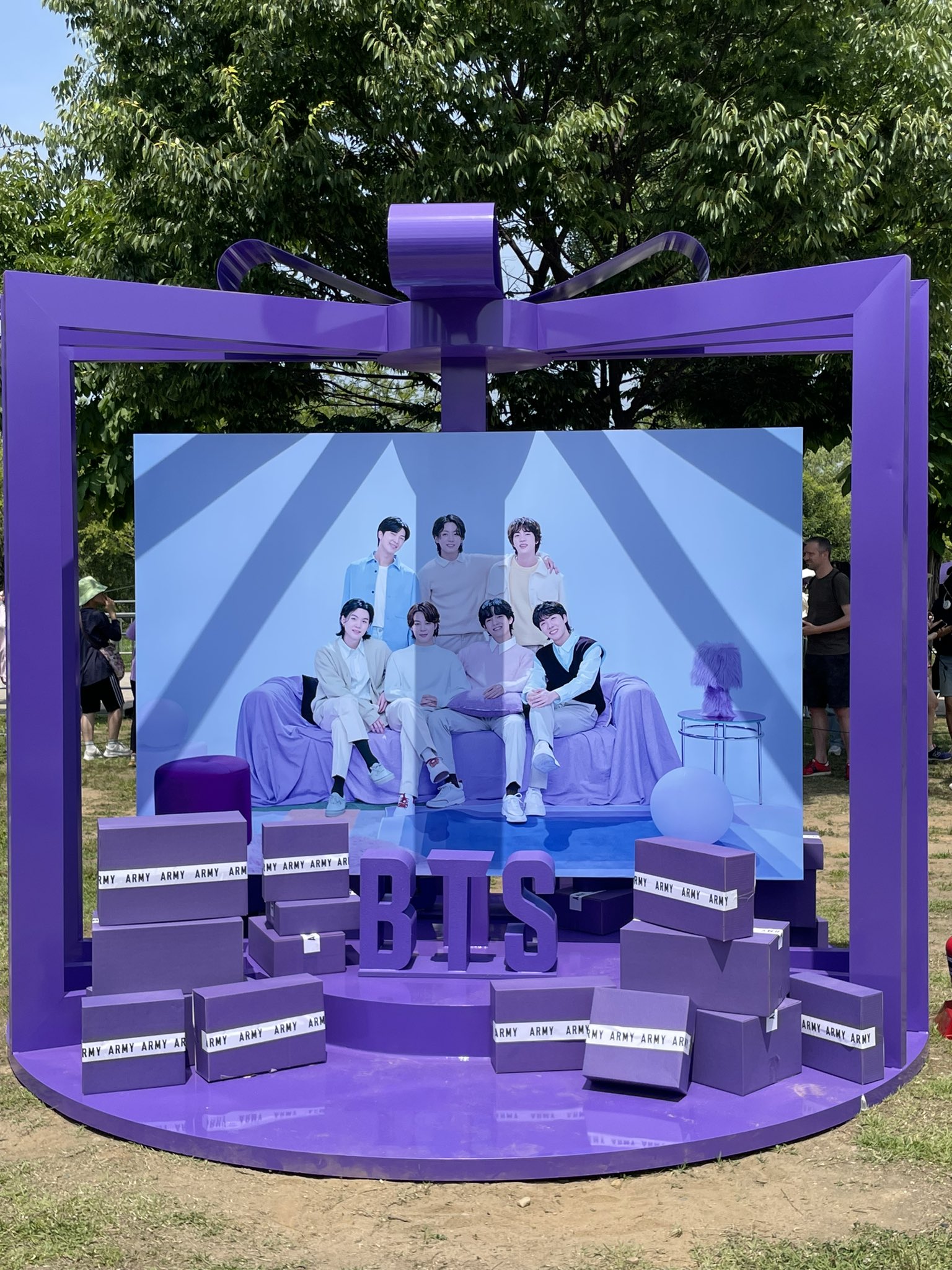 FyzcGkCakAAcZqs?format=jpg&name=large