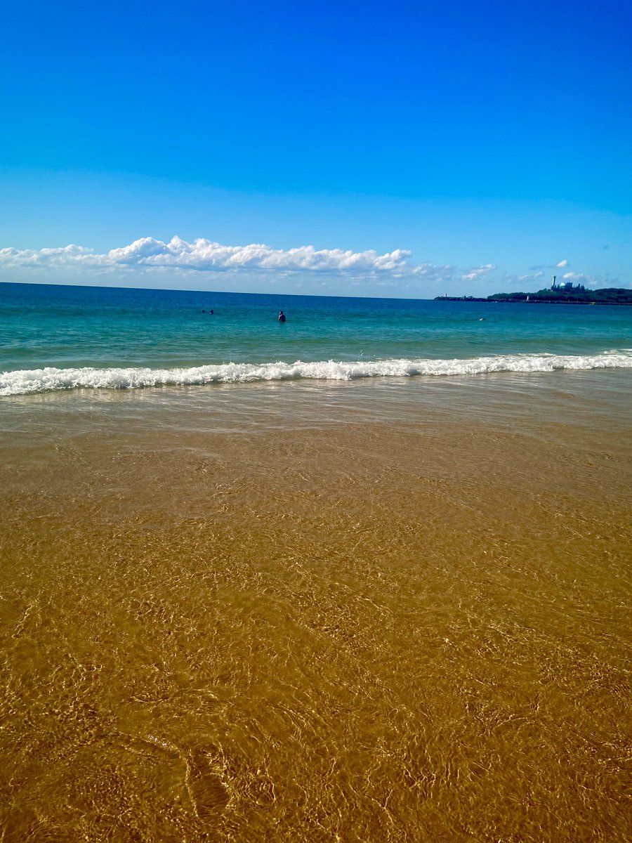 Beachcomber2017's tweet photo. It’s been a SUN drenched start to winter. Out the front this afternoon… #beachcomber https://t.co/7fbJHcf4eX