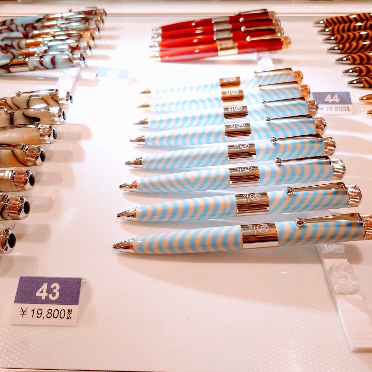 ロメオNo.3エレメント情報】 この渦巻き3柄、レトロチックな雰囲気が