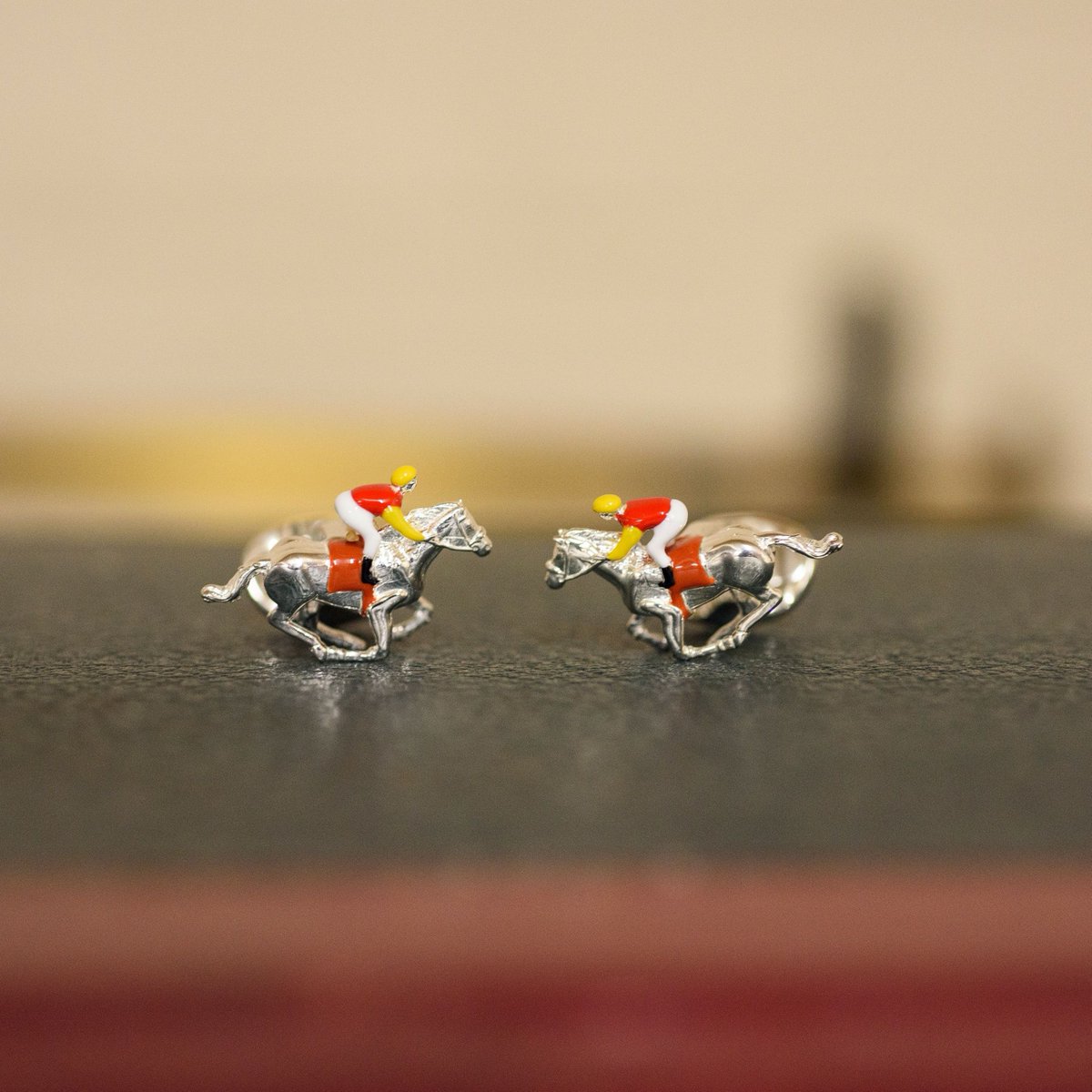 deakin_francis's tweet image. This Father's Day, go beyond the ordinary and surprise your sports-loving dad with a gift that truly reflects his passion.

#DeakinAndFrancis #LuxuryCufflinks #FathersDay #SportsEnthusiast #GiftsForDad #Menfashion #luxurylifestyle #GiftsForFatherDay #SilverCufflinks #Cufflinks