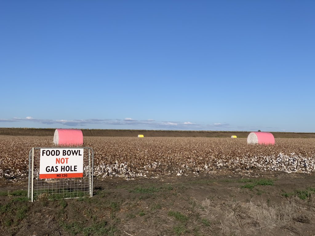 jo_noCSG's tweet image. A line has been drawn here @AnnastaciaMP can you not see that allowing Arrow Energy to drill for coal seam gas under farms is going to have devestating impacts for the #Springvale #Kupunn #CecilPlains farmers #csg #Auspol