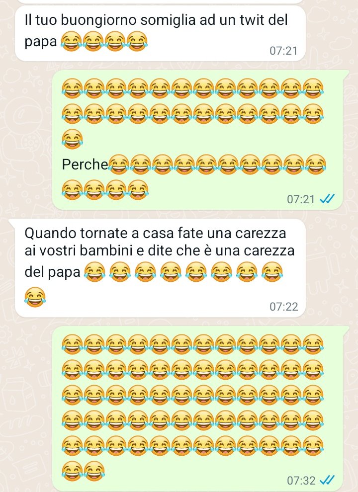 MarioLivPope's tweet photo. Fan che farebbero di me una #TwitterStar 😂😂😂😂😂😂
(Messaggio ricevuto dopo il mio primo tweet di oggi).
Una carezza ancora più intensa al mittente😍😂💋 https://t.co/w1sDOFVyO4