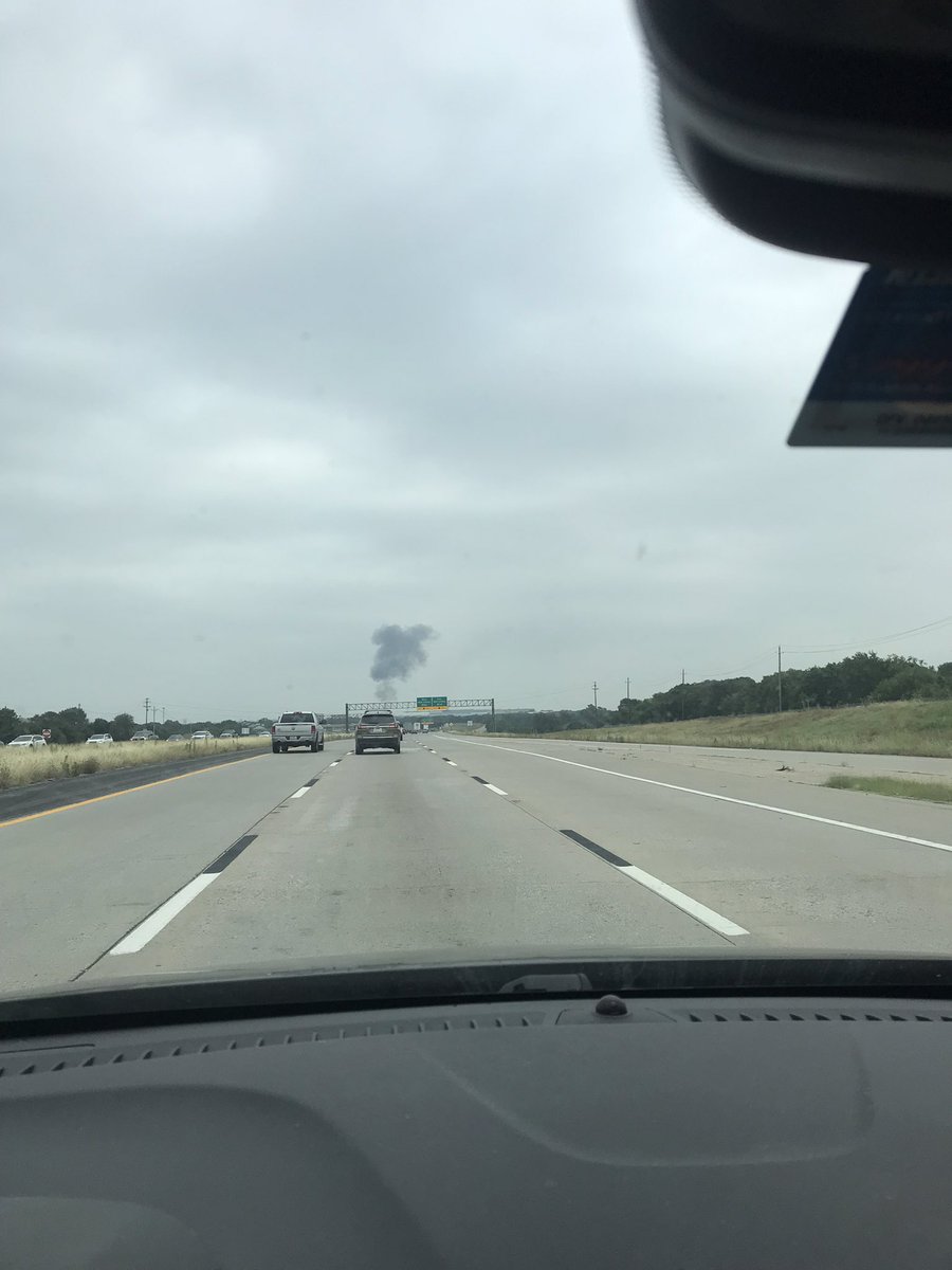 ErwinFritz's tweet photo. @Univision23DFW Yo diría que pasó otra cosa, esta foto la tome hoy a esa misma hora desde la 360 hacia el aeropuerto https://t.co/kzFL2jjPVJ