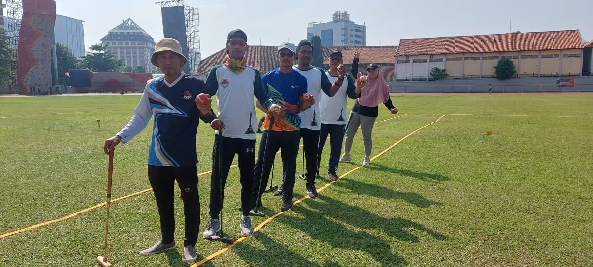 Pergatsijateng's tweet photo. Hari ini di Lapangan Tri Lomba Juang Mugas Semarang.

Pemusatan Latihan (PELATDA) Tim Gateball Jawa Tengah menuju Babak Kualifikasi PON Tahun 2023 di Tangerang 21-25 Juni 2023.

#JatengGayeng 
#GateballJatengRaihPrestasi
@ganjarpranowo 
@disporaparjtg 
@KONIJawaTengah https://t.co/zAuqD25cBu