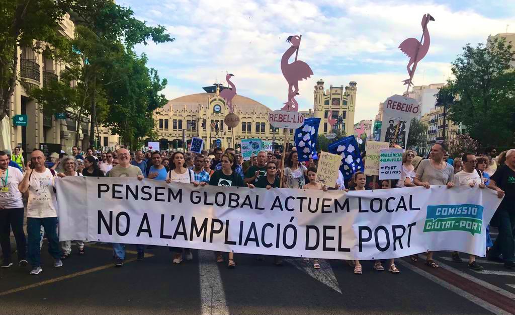 16 de junio quedó un viernes bonito 

Una gran cantidad de personas salieron a las calles de Valencia contra la Ampliación del Puerto 

#NoAmpliacióPort 
#MésValenciaMenysPort