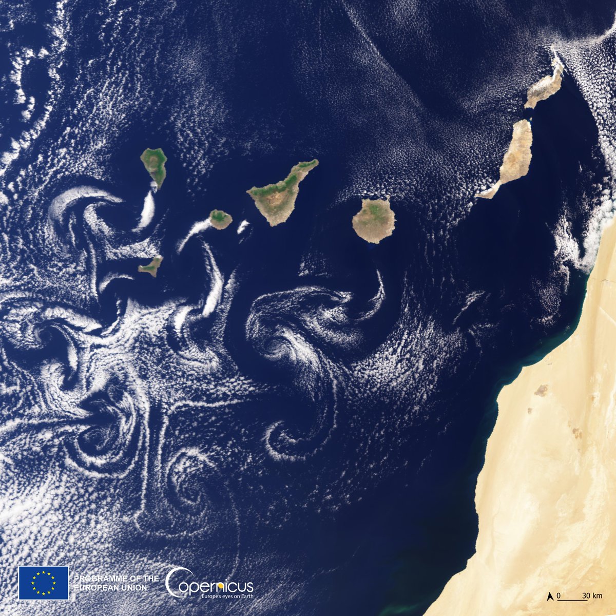Let's start the weekend with a fascinating image!

Von Kármán vortex streets can regularly be observed over the Canary Islands🇪🇸,  generating lovely swirls of clouds 🌬️🌀

On 16 June #Copernicus #Sentinel3🇪🇺🛰️ captured  these hypnotic vortices southwest of the archipelago