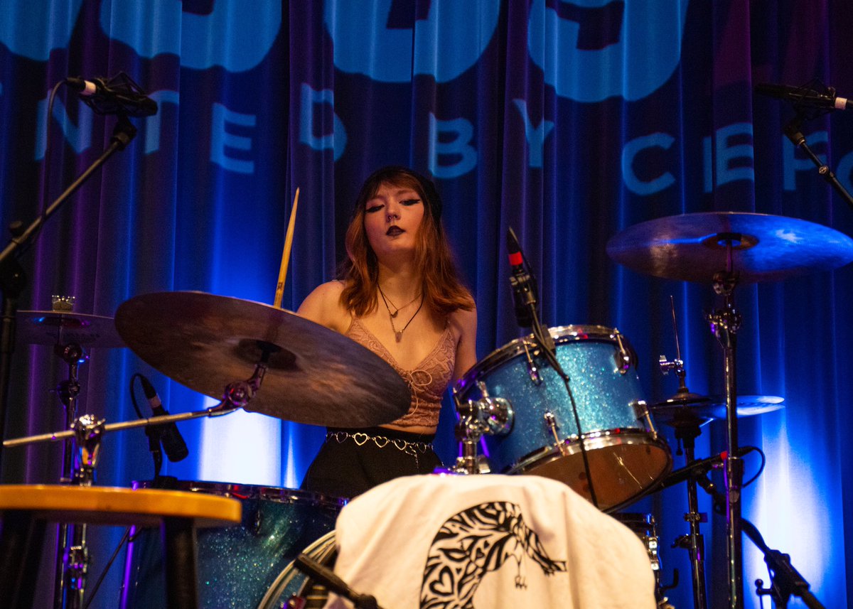 BollingerPhoto's tweet photo. Recent concert photography for @WGLTNews’s Highway 309 show🌈
.
I want more gigs photographing concerts!! I love musicians, live music, and supporting local music https://t.co/tn1fHmfAJM