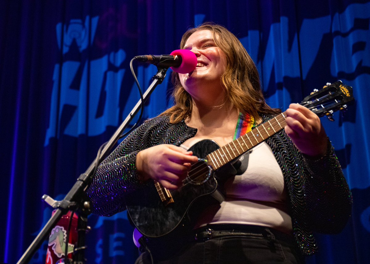 BollingerPhoto's tweet photo. Recent concert photography for @WGLTNews’s Highway 309 show🌈
.
I want more gigs photographing concerts!! I love musicians, live music, and supporting local music https://t.co/tn1fHmfAJM