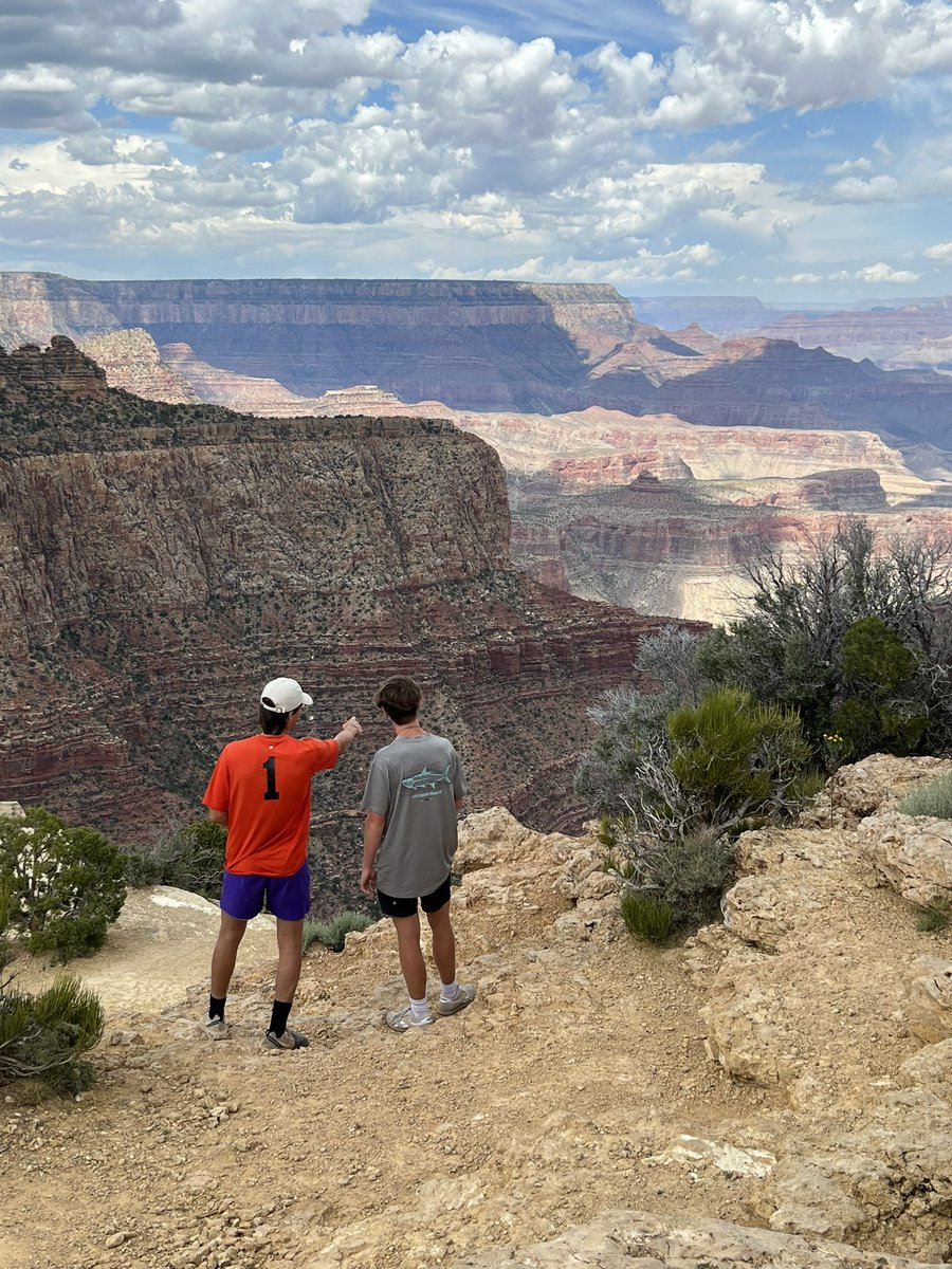 CHSBRmissions's tweet photo. What a way to wrap up a trip! Appreciating God’s creation at Grand Canyon National Park, complete with a picnic lunch, some hiking and lots of breathtaking views. #FinaleFriday #Klagetoh2023 https://t.co/I8jIz09oiv