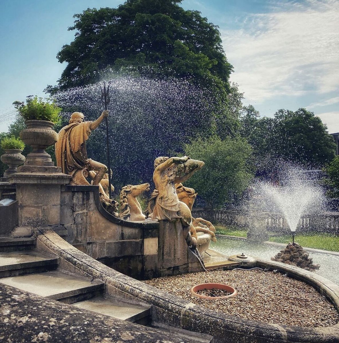📸 @louscreative_chelt Neptunes Fountain, Cheltenham📍

Don’t forget to use #VisitGlosUK for the chance to be featured!

#Gloucestershire #gloucester #cheltenham