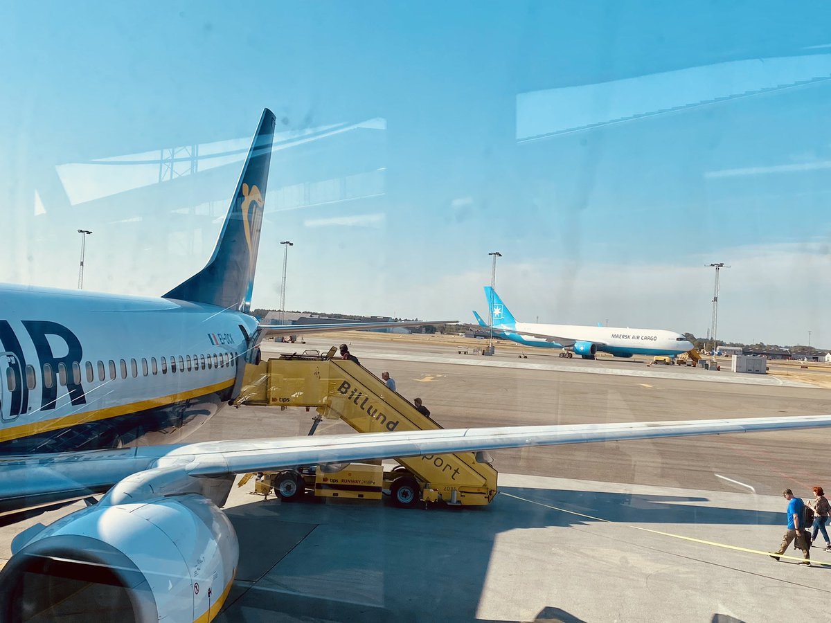 Home from the @PaTHES_Society Conference in Gdansk for 36 hours - now on my way to the #EDEN Conference in Dublin 🛬🛫
Stoked to give the opening keynote on ‘Between the Real and the Ideal – Human Futures in Digital Education’
🤘🥳🤘
👜💃
Looking much forward