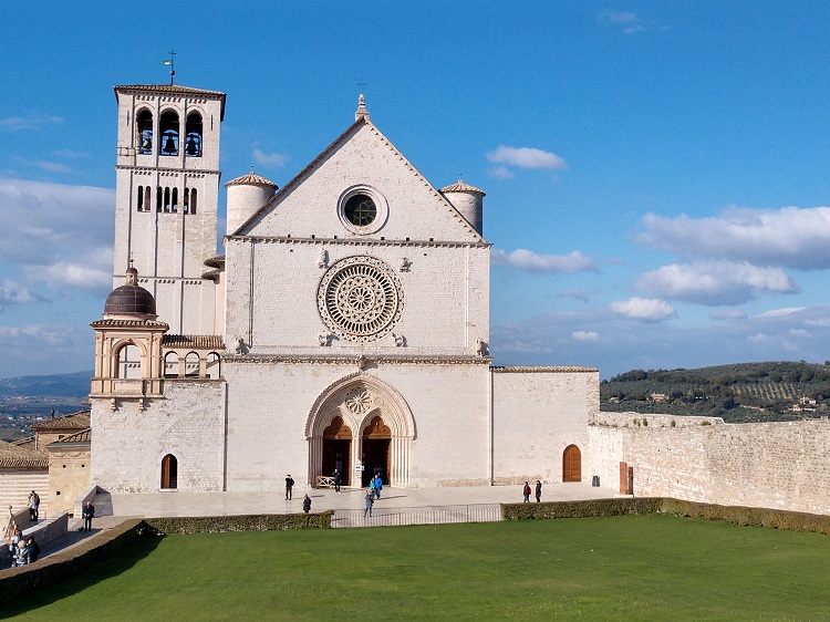#Umbrien: #Assisi ist immer eine Reise wert 👉tinyurl.com/55k4wu3r @UmbriaTourism @UmbriaDiscover @CiaoNico